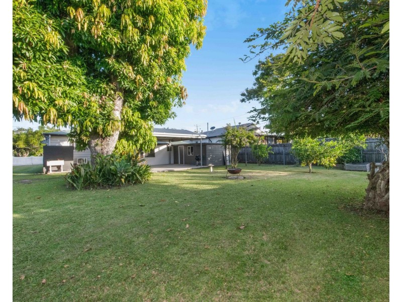 94 Holland Street, West Mackay QLD 4740
