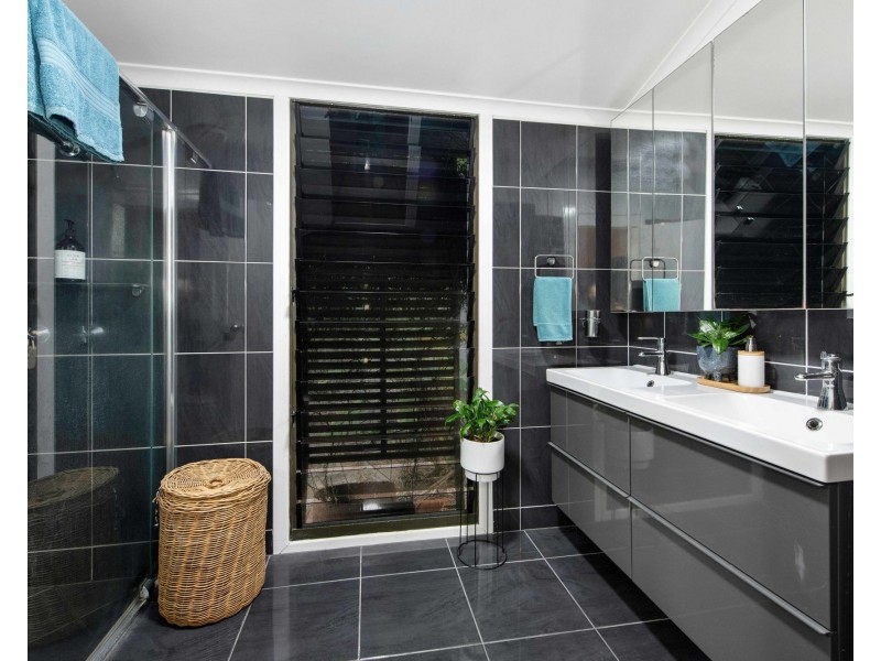 10 Taylor Street, West Mackay QLD 4740