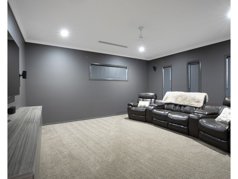 94 Glendaragh Road, Glenella QLD 4740