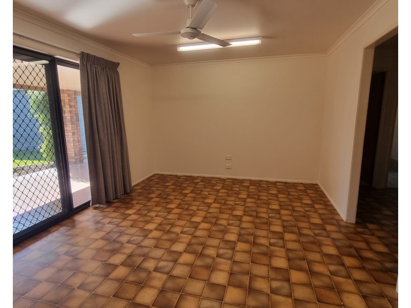 27 Crowley Drive, West Mackay QLD 4740