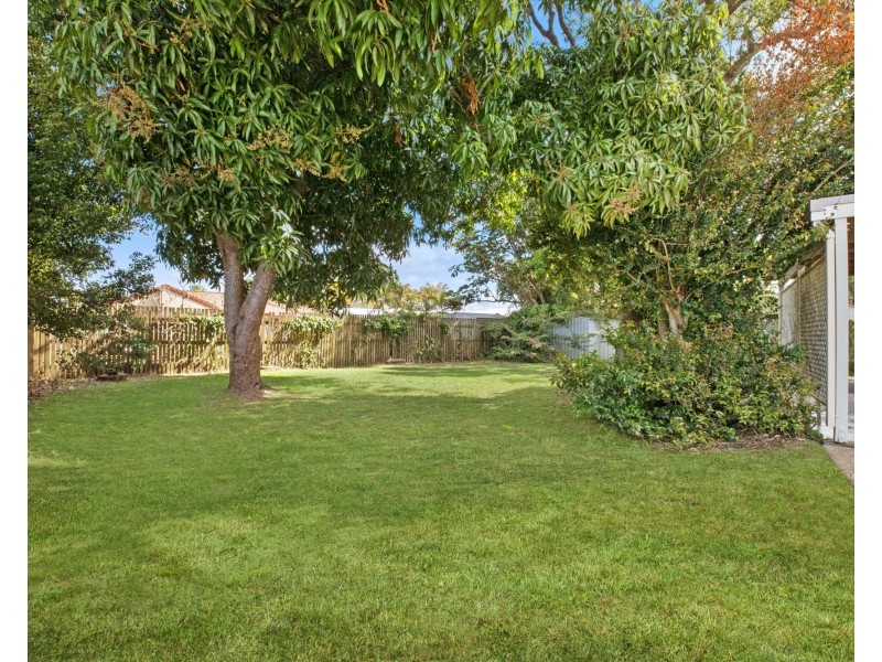 13 Beth Street, Blacks Beach QLD 4740