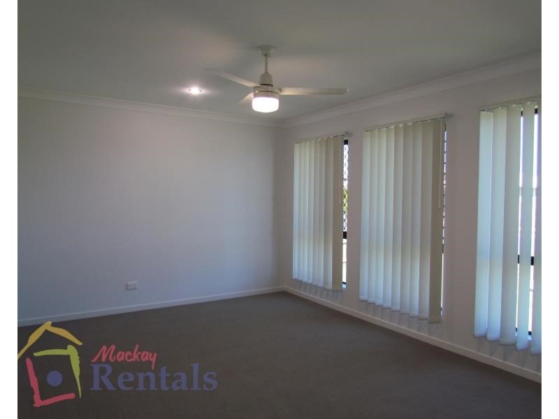 26 Schooner Avenue, Shoal Point QLD 4750
