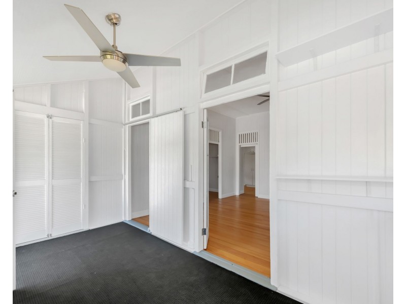 12 Hinton Street, Mackay QLD 4740