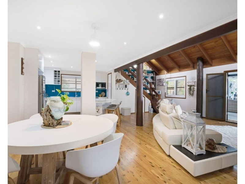 11 Gold Street, Grasstree Beach QLD 4740