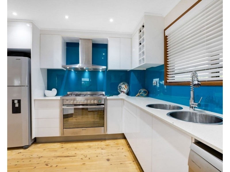11 Gold Street, Grasstree Beach QLD 4740