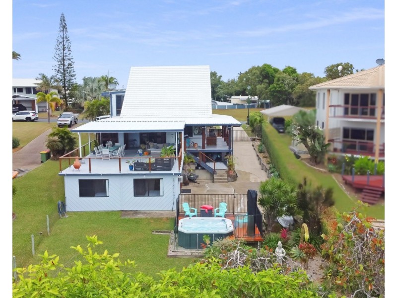 11 Gold Street, Grasstree Beach QLD 4740