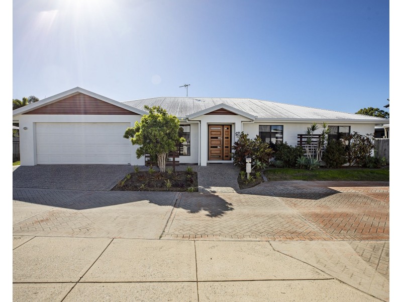 16 Seafarer Court, Blacks Beach QLD 4740