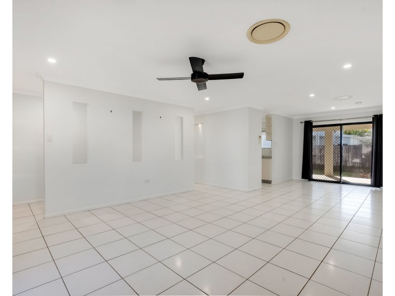 16 Seafarer Court, Blacks Beach QLD 4740