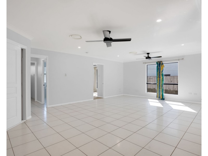 16 Seafarer Court, Blacks Beach QLD 4740