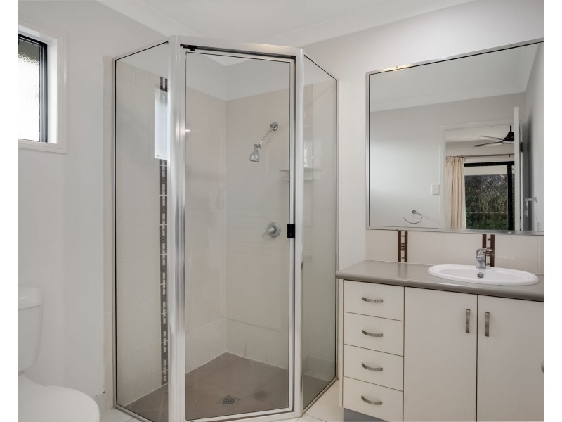 16 Seafarer Court, Blacks Beach QLD 4740