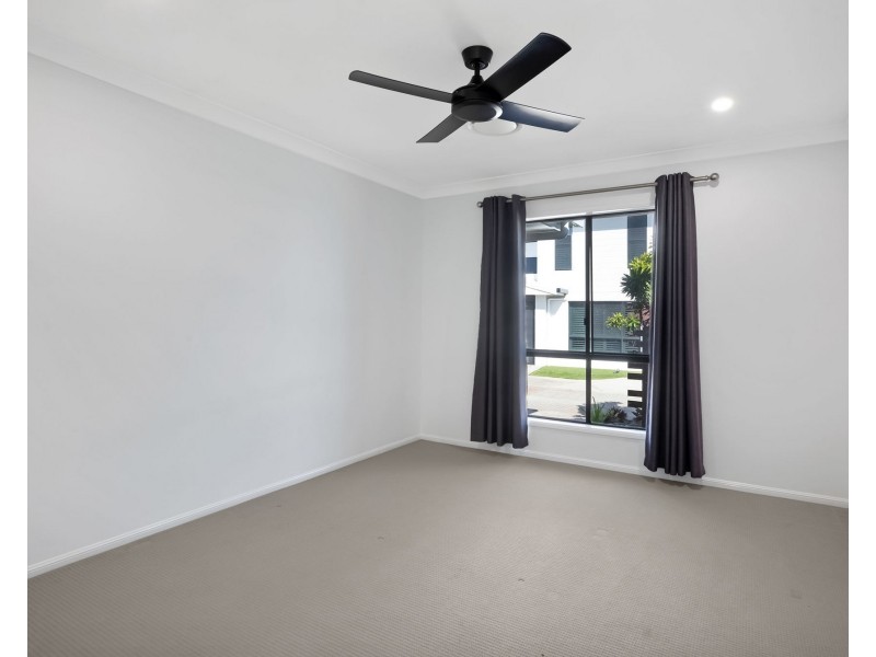 16 Seafarer Court, Blacks Beach QLD 4740