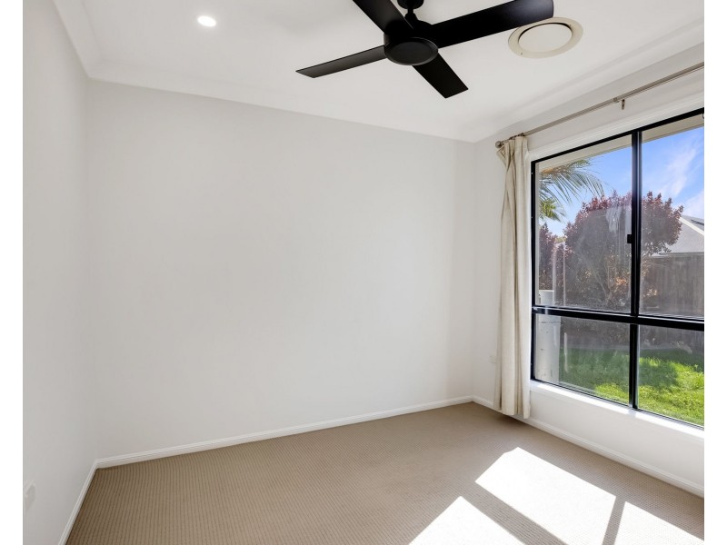 16 Seafarer Court, Blacks Beach QLD 4740