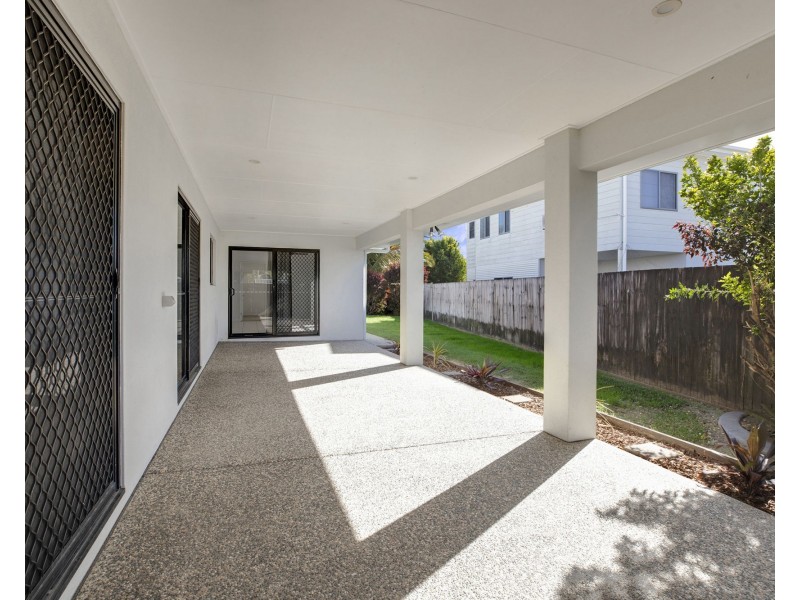 16 Seafarer Court, Blacks Beach QLD 4740