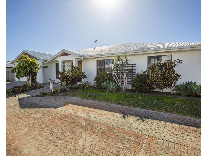16 Seafarer Court, Blacks Beach QLD 4740