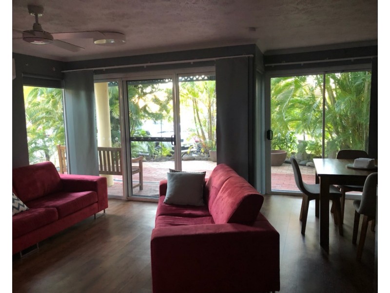 4/18 Beach Rd, Dolphin Heads QLD 4740