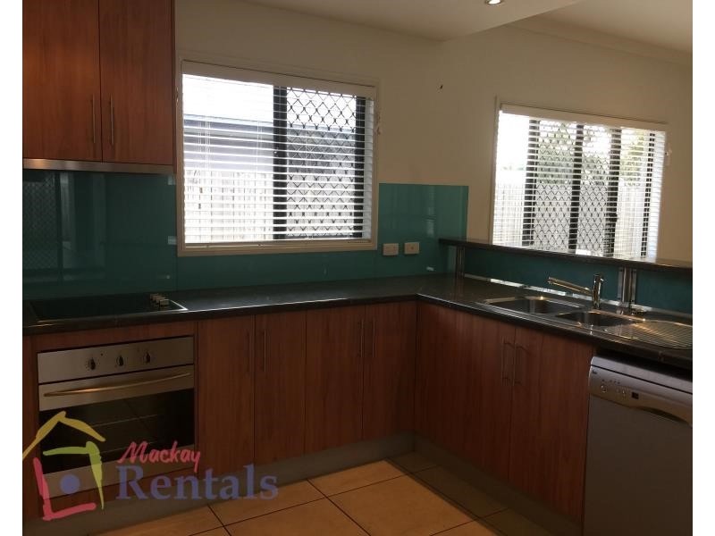 26 Monash Way, Ooralea QLD 4740