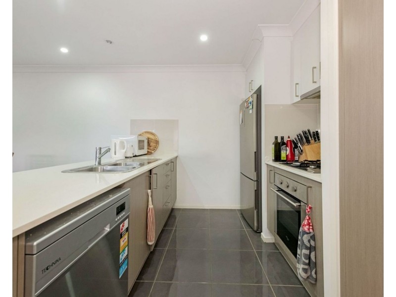 2/22 Makybe Diva Drive, Ooralea QLD 4740