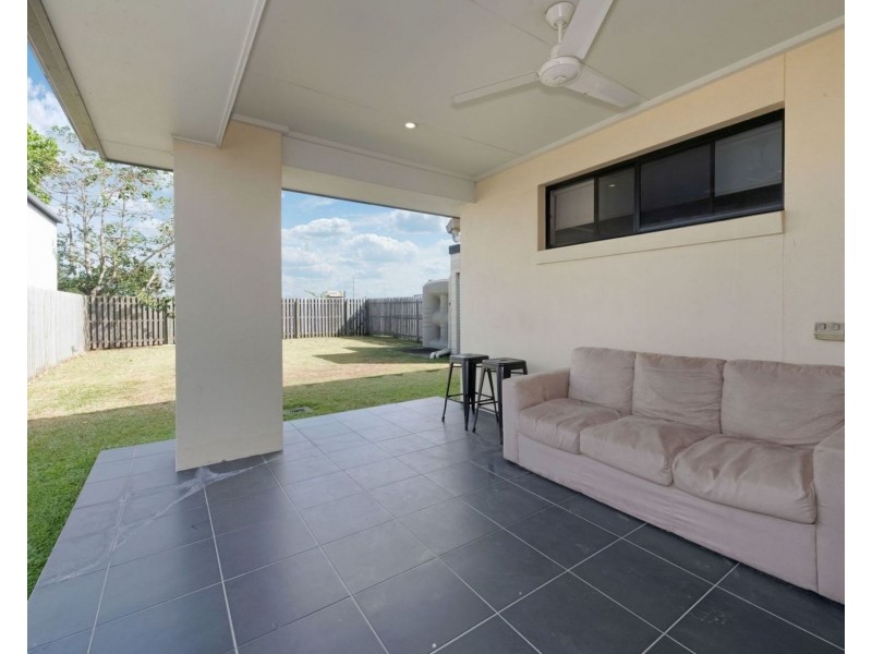 2/22 Makybe Diva Drive, Ooralea QLD 4740