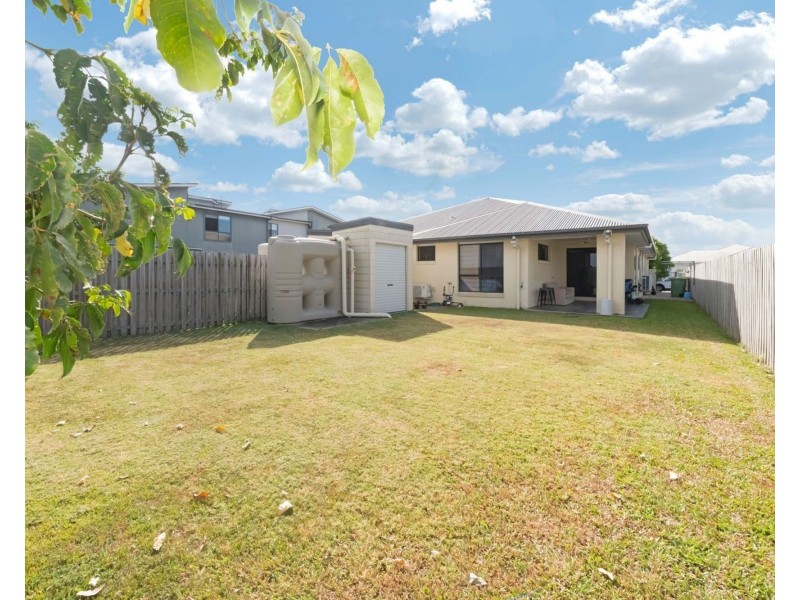 2/22 Makybe Diva Drive, Ooralea QLD 4740