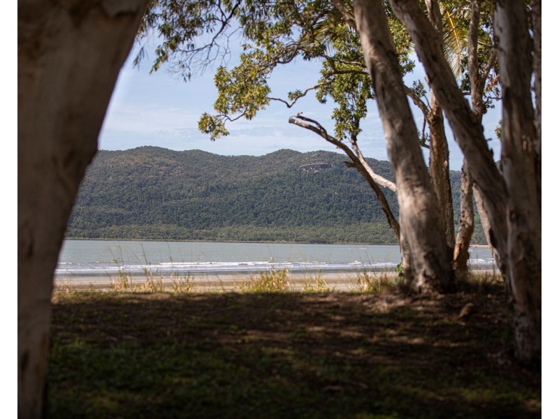 1 Buoro Street, Ball Bay QLD 4741