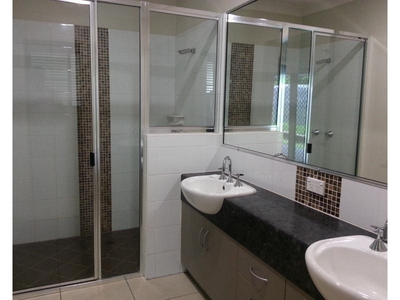 35 Sharp Street, Eimeo QLD 4740