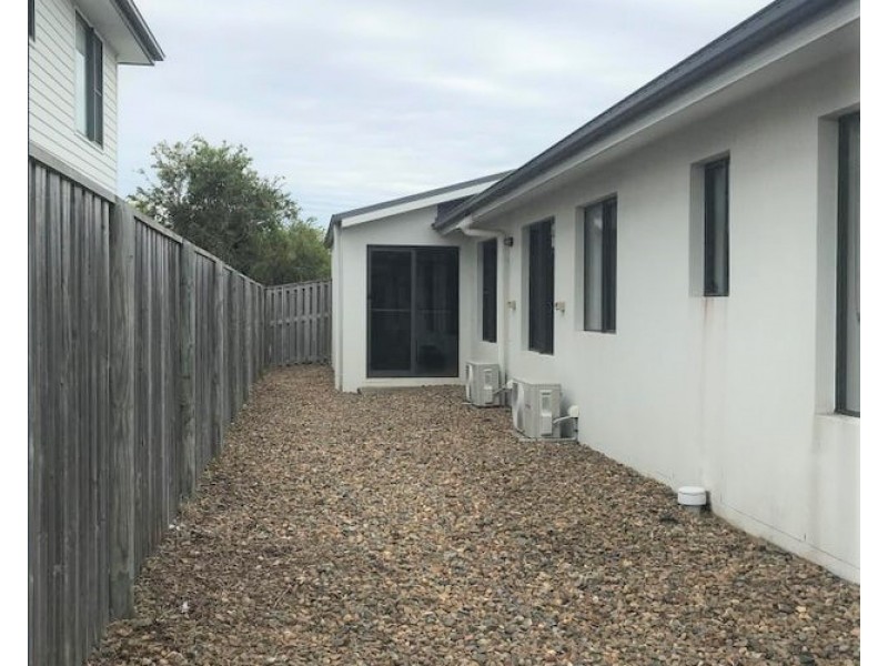 85 Scarborough Circuit, Blacks Beach QLD 4740