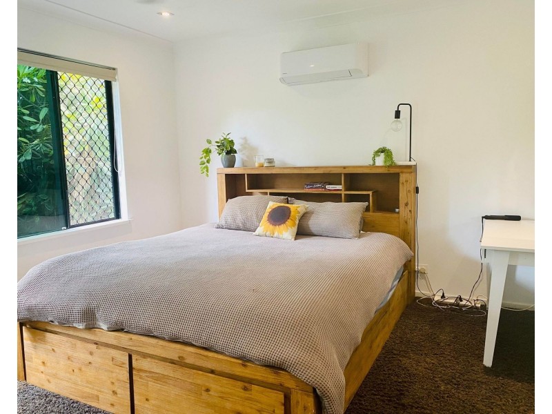 50 Montgomery Street, Rural View QLD 4740