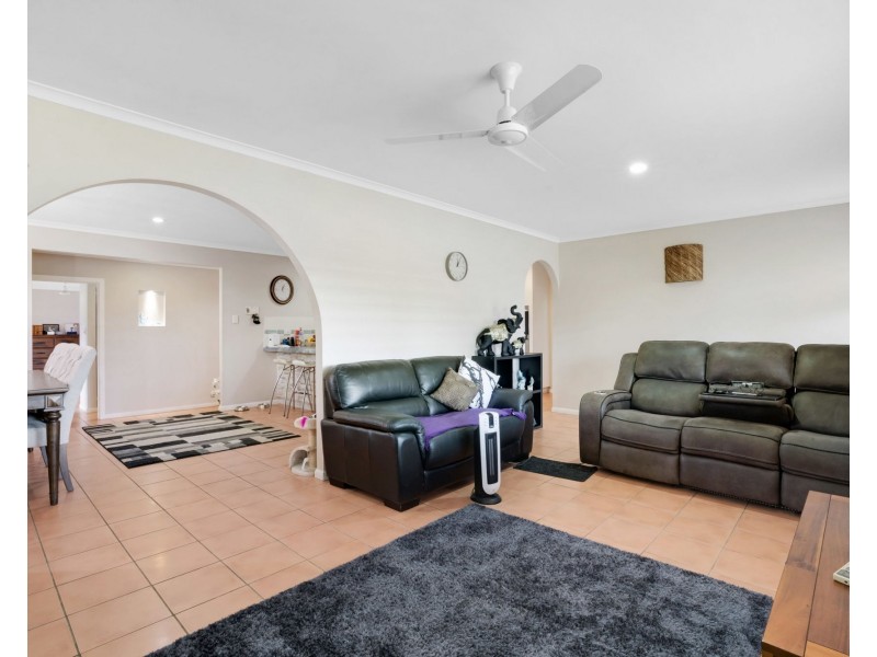 19 Beth Street, Blacks Beach QLD 4740