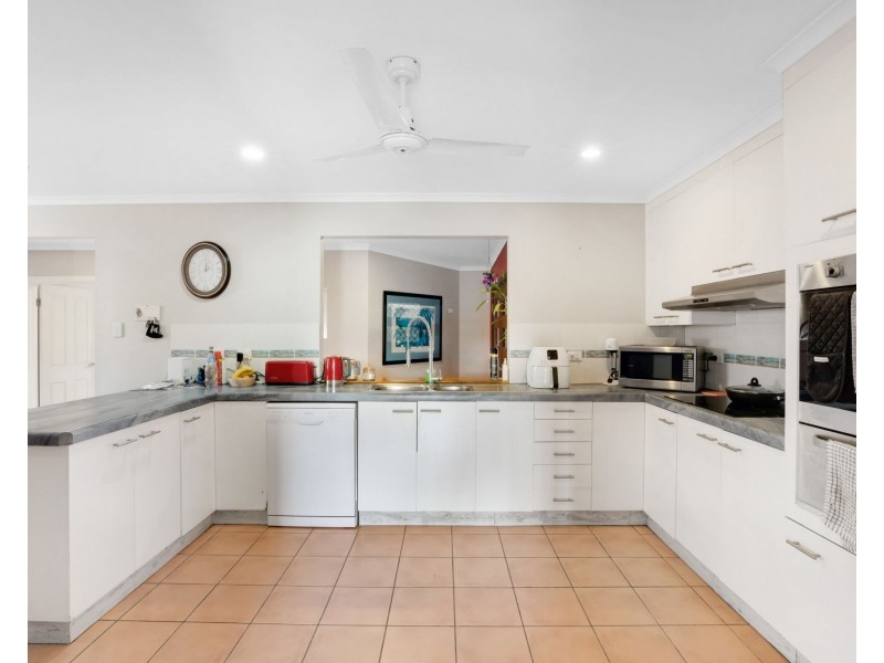 19 Beth Street, Blacks Beach QLD 4740