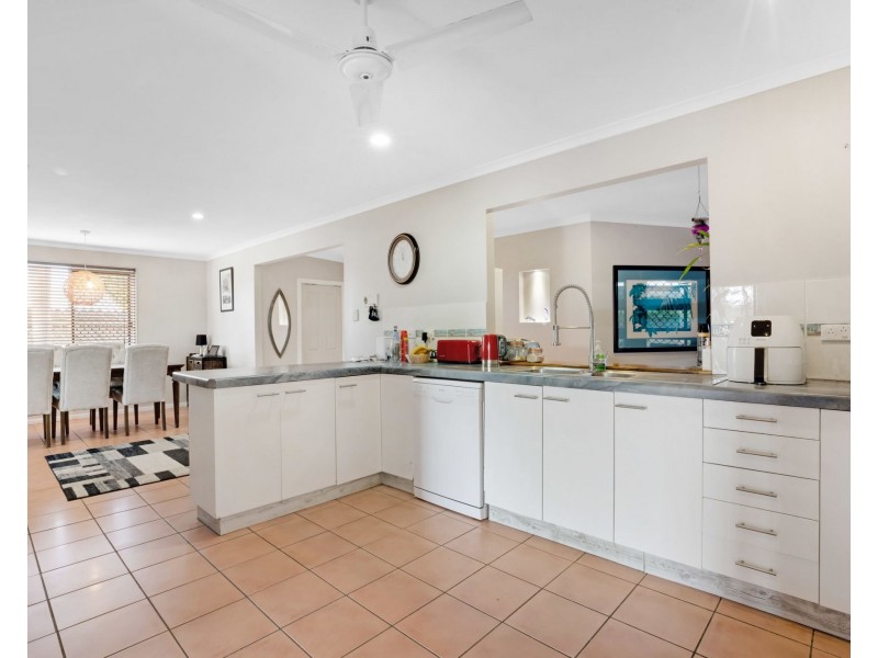 19 Beth Street, Blacks Beach QLD 4740