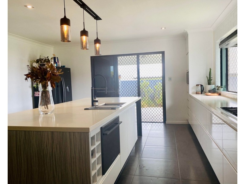 50 Montgomery St, Rural View QLD 4740