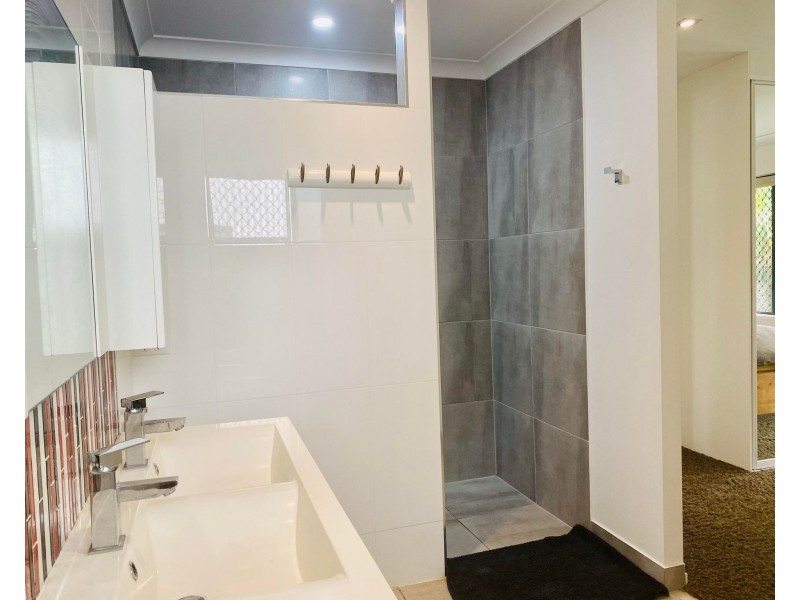 50 Montgomery St, Rural View QLD 4740