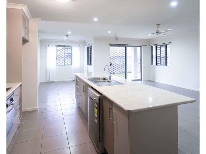 30 Blackmur Street, Marian QLD 4753