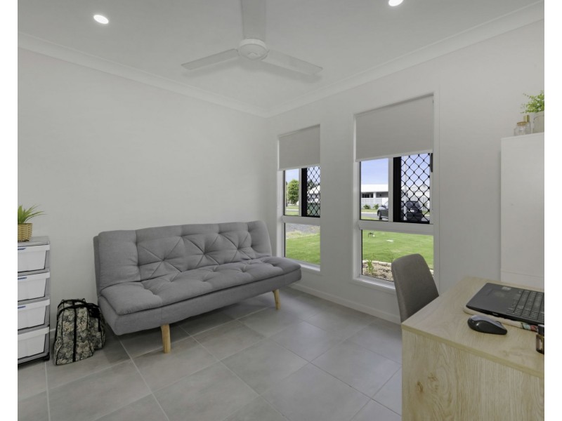 6 Merle Court, Bucasia QLD 4750