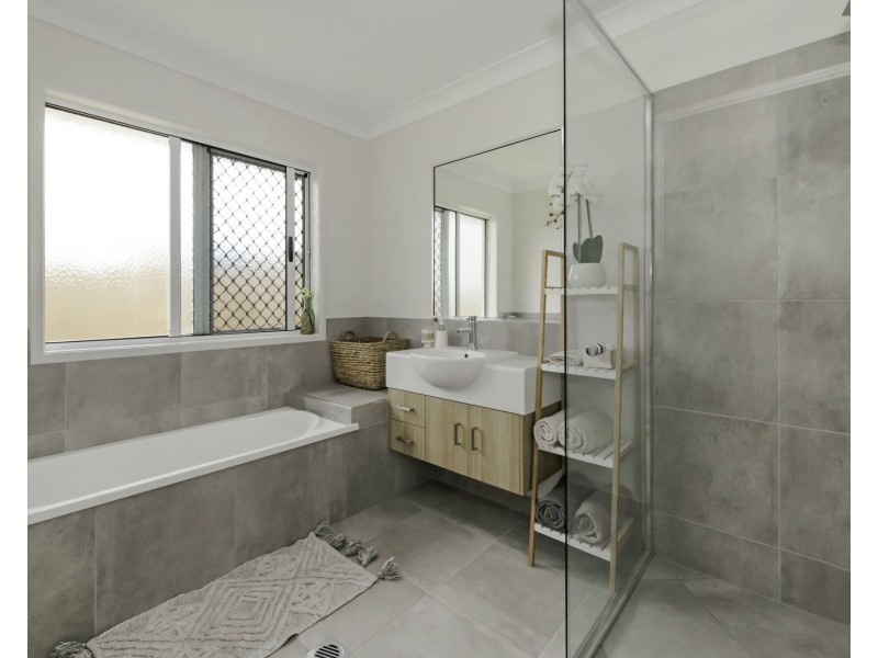 6 Merle Court, Bucasia QLD 4750