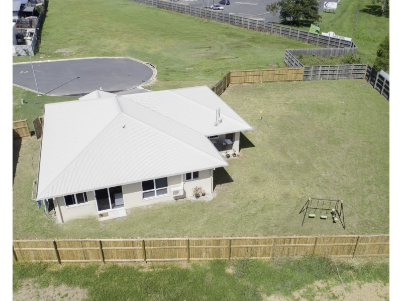 6 Merle Court, Bucasia QLD 4750