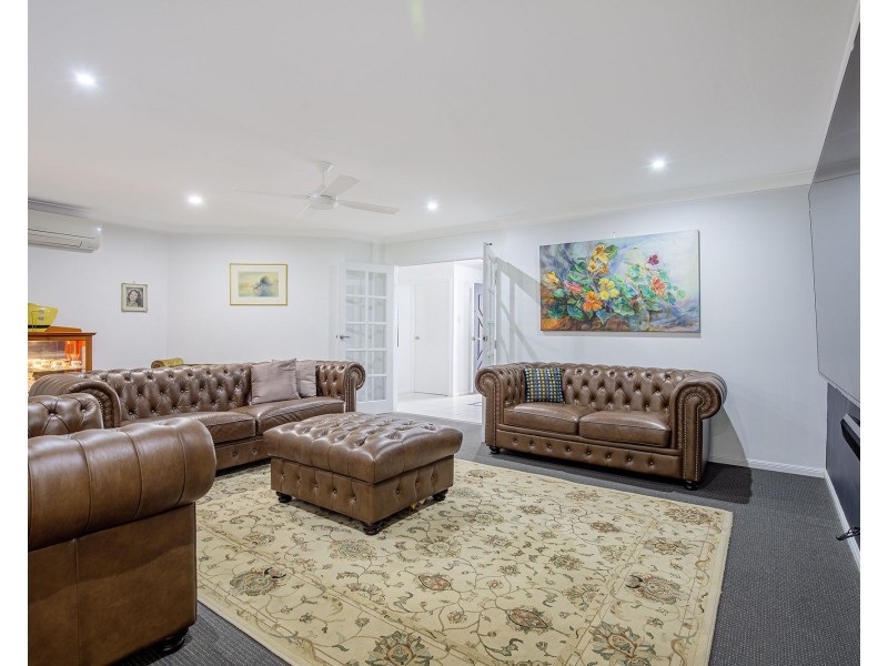 4 Angelina Avenue, Glenella QLD 4740