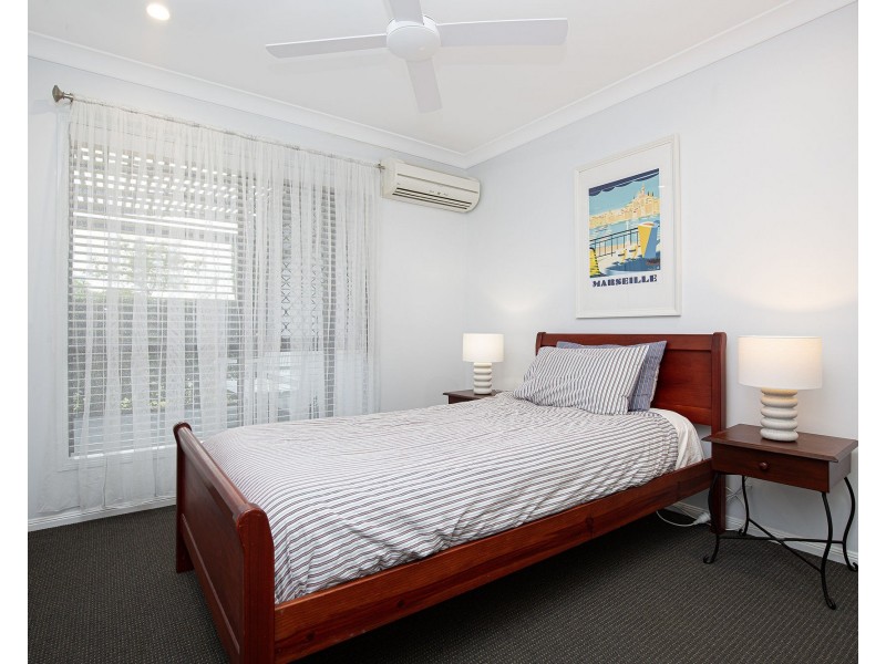 4 Angelina Avenue, Glenella QLD 4740