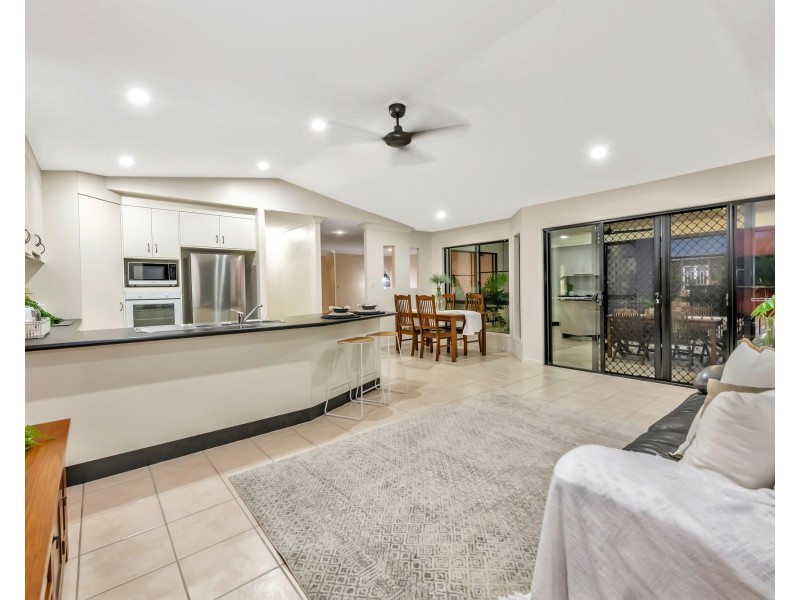 6 Slater Avenue, Blacks Beach QLD 4740