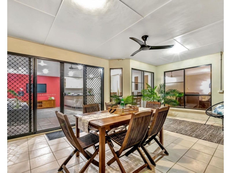 6 Slater Avenue, Blacks Beach QLD 4740