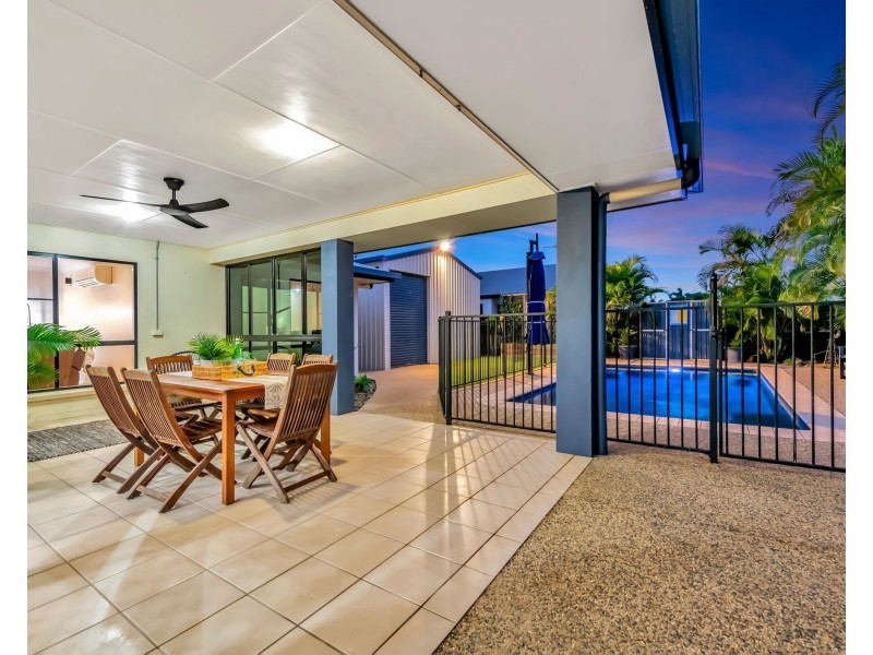6 Slater Avenue, Blacks Beach QLD 4740
