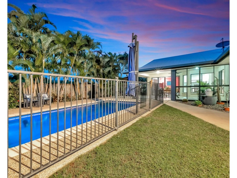 6 Slater Avenue, Blacks Beach QLD 4740
