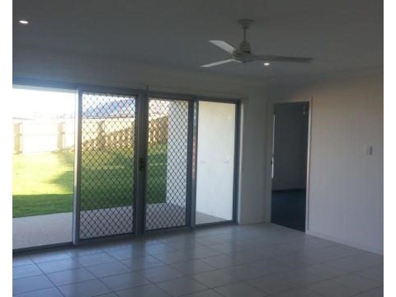 15 Hinze Circuit, Rural View QLD 4740
