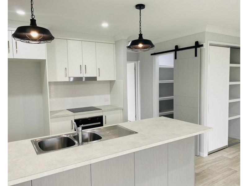 44 Beachwood Cct, Bakers Creek QLD 4740