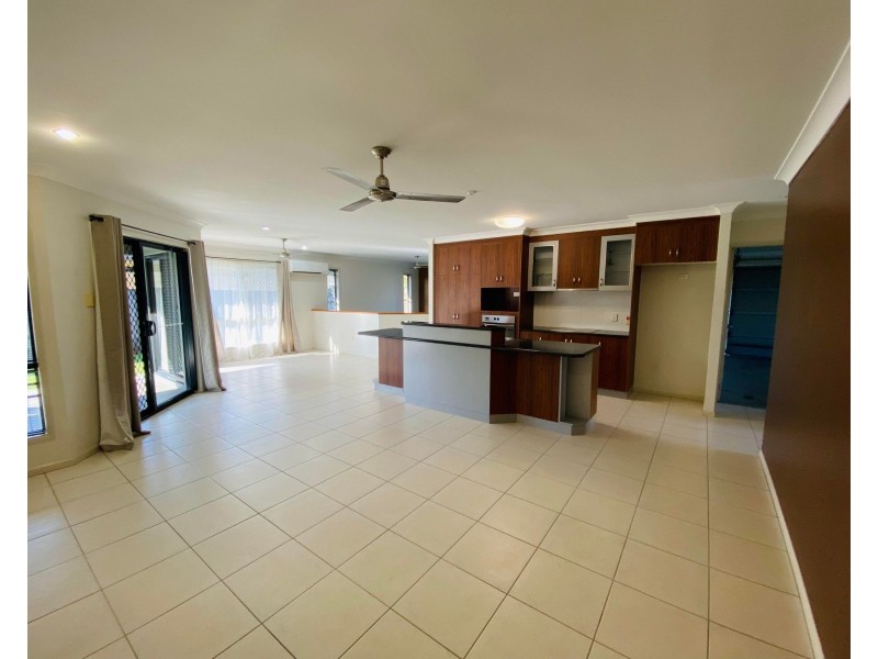 25 Cutfield Street, Glenella QLD 4740