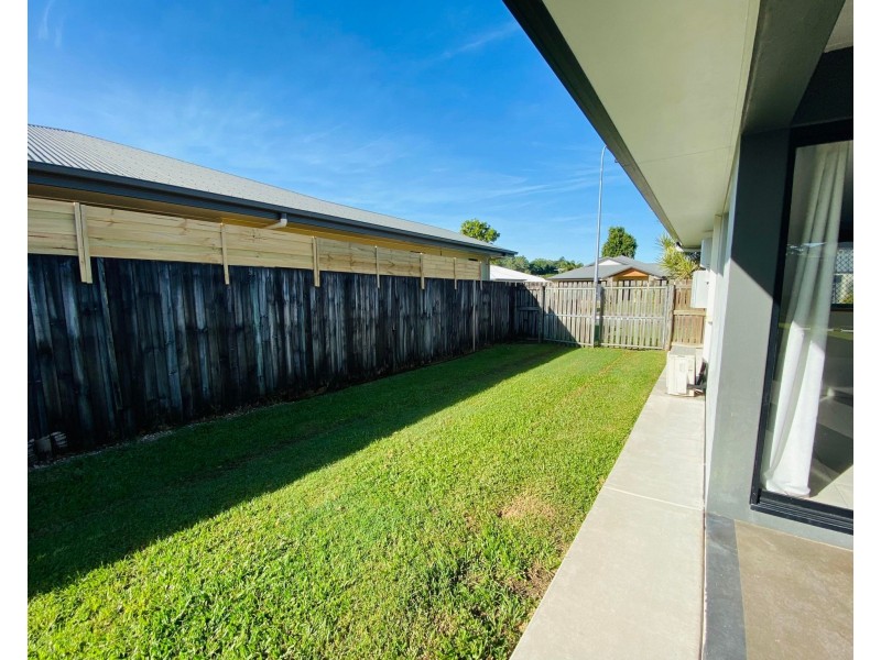 25 Cutfield Street, Glenella QLD 4740