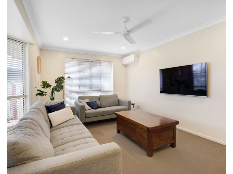 3 Douglas Crescent, Rural View QLD 4740