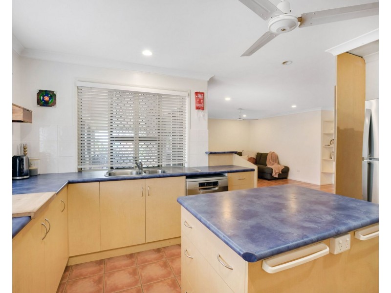 3 Douglas Crescent, Rural View QLD 4740