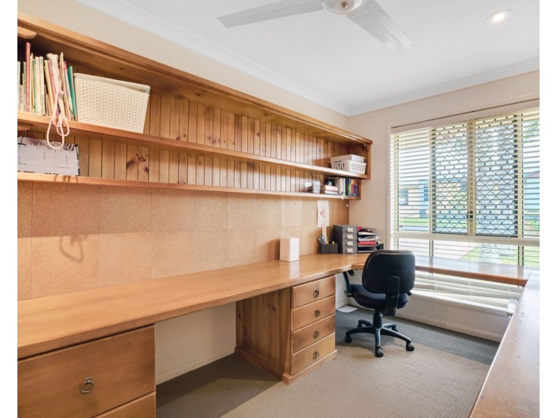 3 Douglas Crescent, Rural View QLD 4740