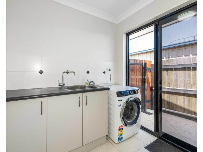 3 Cutfield Street, Glenella QLD 4740